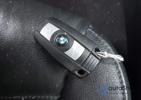 2009 BMW 328I xDrive z USA, uszkodzony, nr VIN WBAPK53519A513033